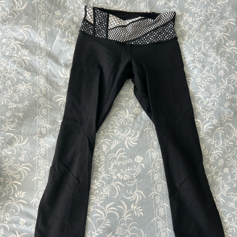 Lululemon women’s size 2 black crop leggings